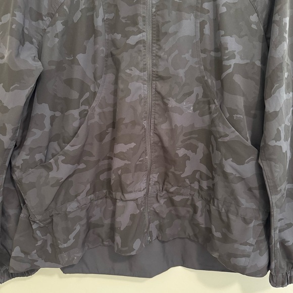 Lululemon Pack It Up Camo Jacket - Picture 5 of 9